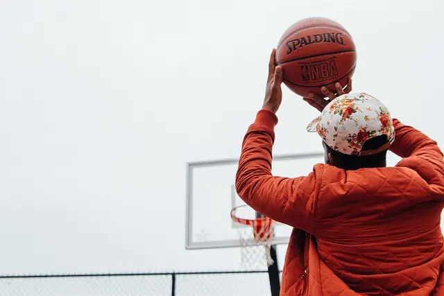 Les Secrets pour Engager les Jeunes Joueurs dans un Club de Basket