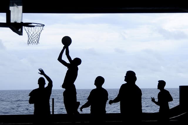 5 Clés pour Réussir l'Intégration des Nouveaux Membres dans un Club de Basket