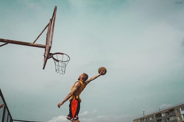 Les Meilleures Astuces pour Améliorer Votre Jeu au Basket